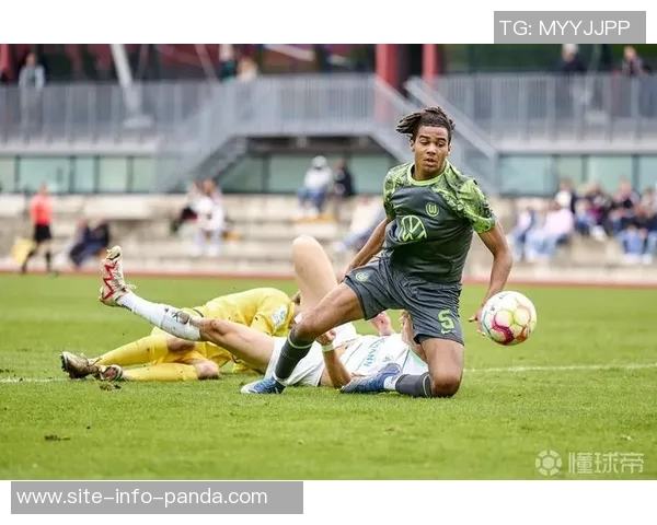 弗拉门戈年轻中卫克雷顿正式加盟沃尔夫斯堡合同至2030年 弗拉门戈年轻中卫克雷顿正式加盟沃尔夫斯堡合同至2030年